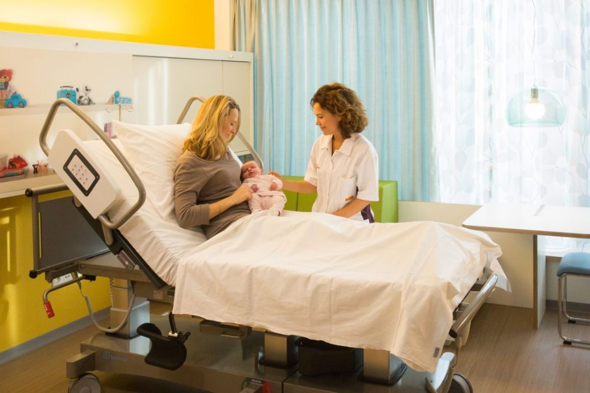 TechniCare Nascentia 2 Birthing Bed
